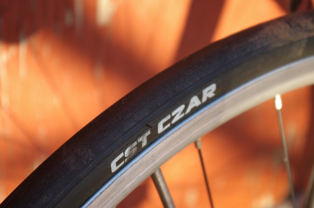 CST Czar C1406 Suicide Tire Review | sportif